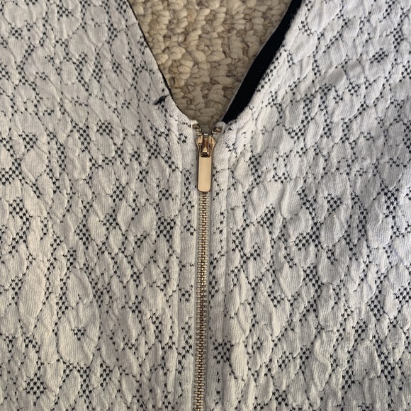 Dynamite Peplum long-sleeve textured top - Picture 4 of 5